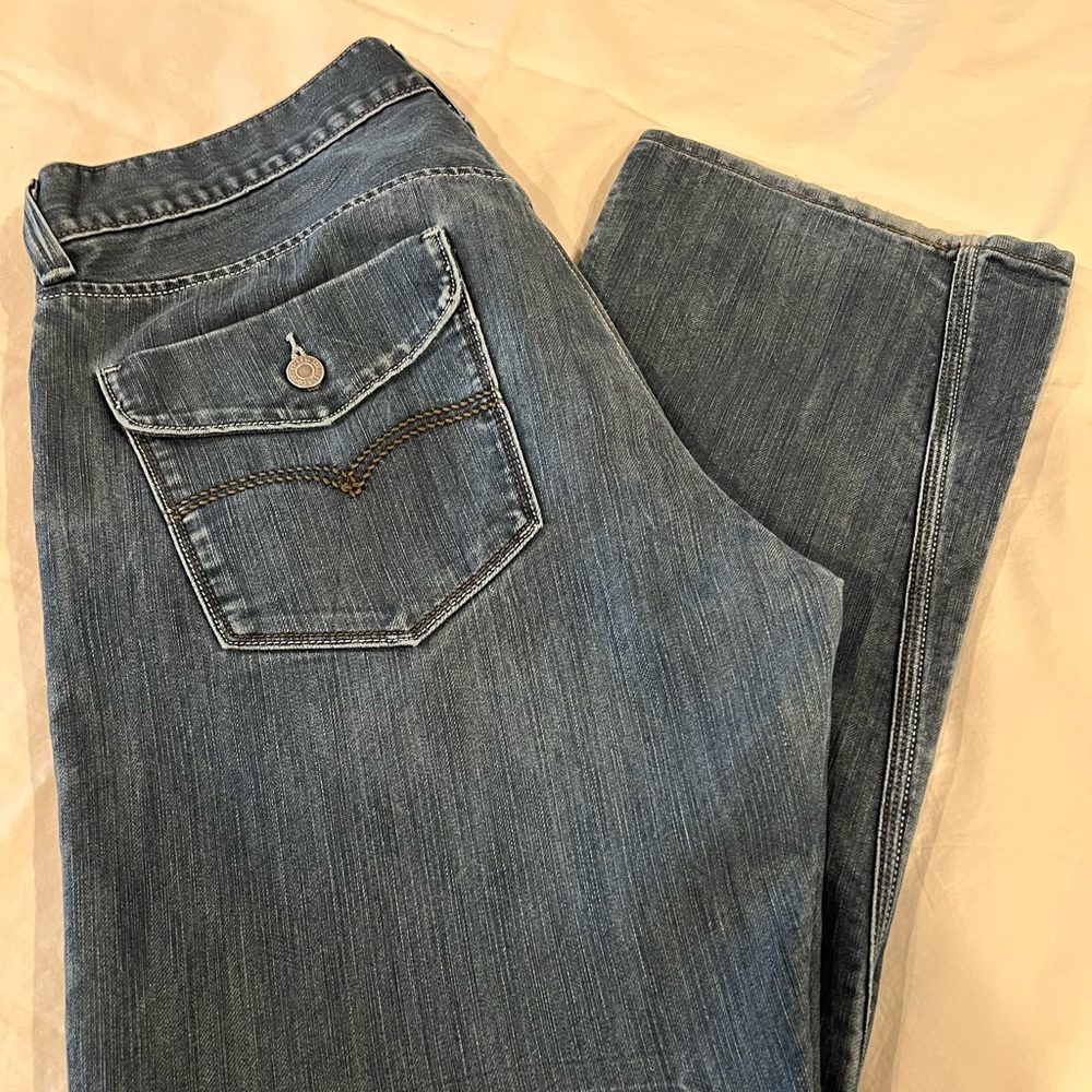 Levi’s 514 jeans